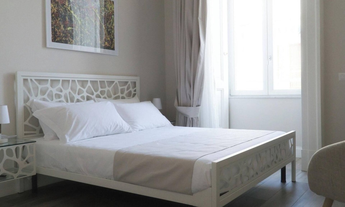 Ercolano House | 1. Economy