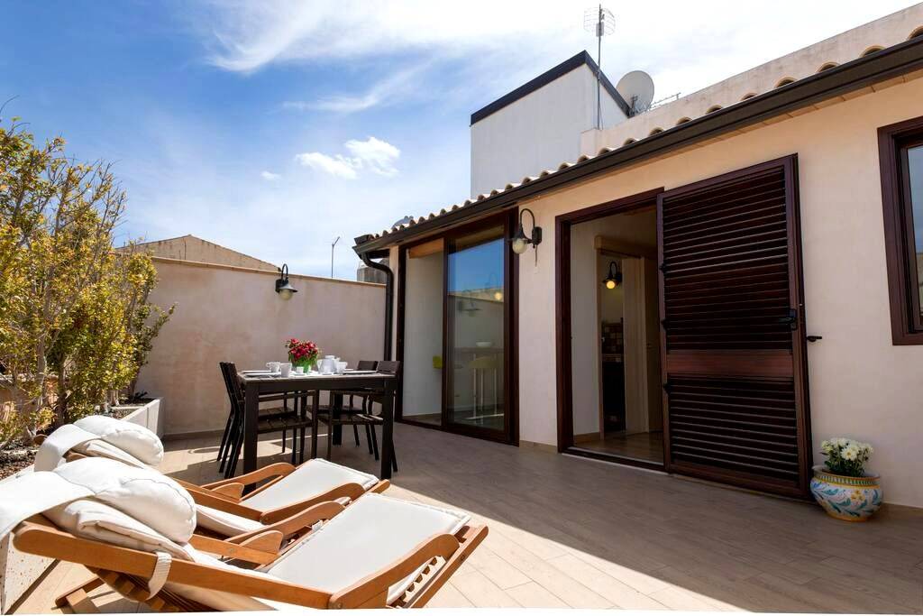 Avola Apartment | 110 m² Apartment ∙ 2 bedrooms ∙ 6 guests