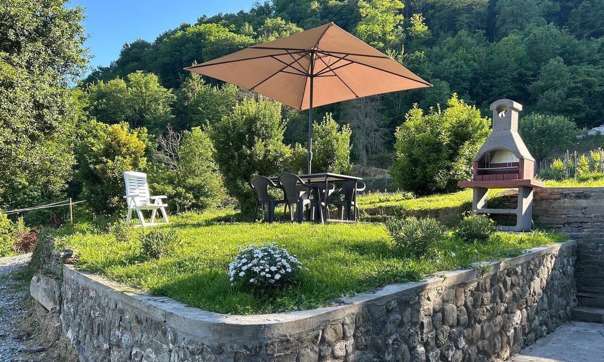 San Colombano Certenoli House | 2 bedroom stunning home in San Colombano Certenol