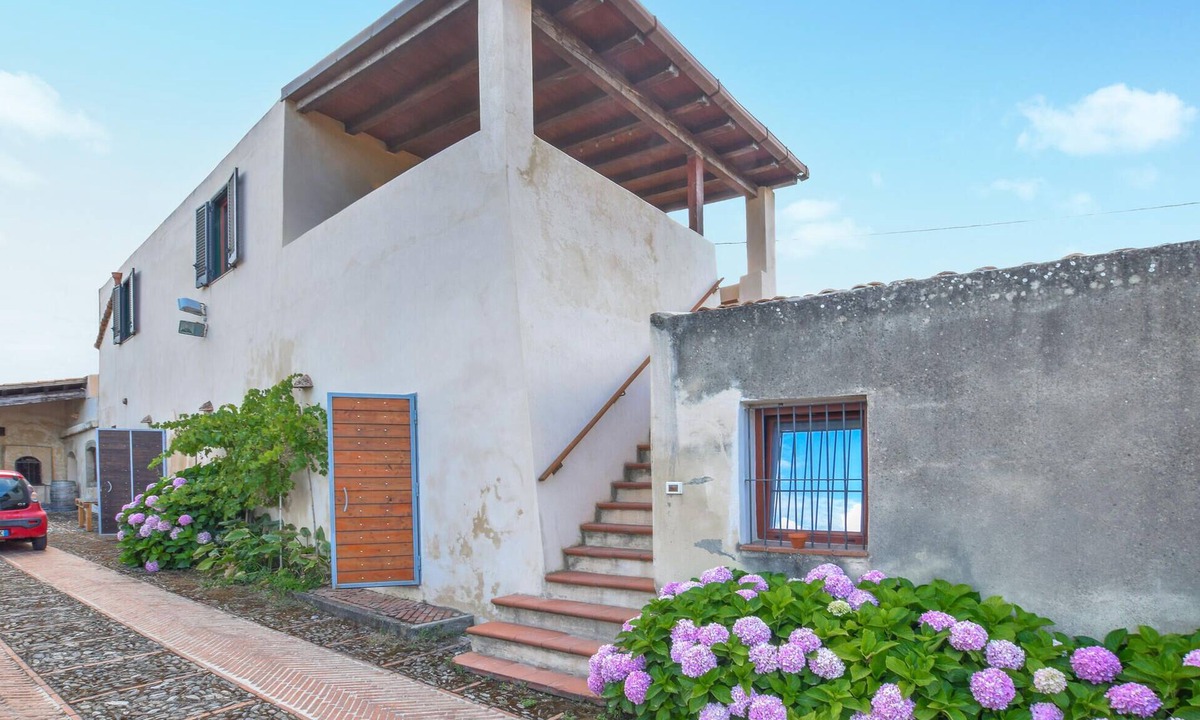 Santa Lucia del Mela Apartment | 2 bedroom cozy apartment in Santa Lucia del Mela