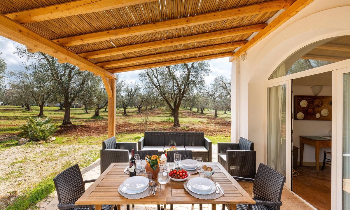 San Michele Salentino House | 2770 Uliveto Valeria - Trullo Melograno by Perle di Puglia