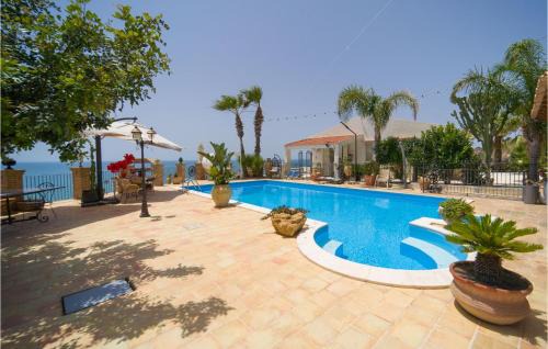 Ciotta Apartment | 4 Bedroom Stunning Apartment In Ciotta