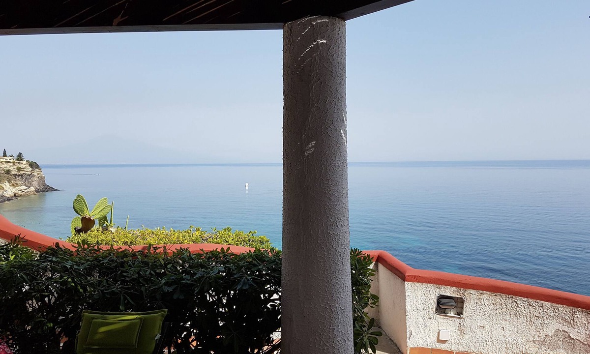Costa Saracena-Castelluccio House | A Sicilian Heart, A Seafront Escape: Etna Retreat
