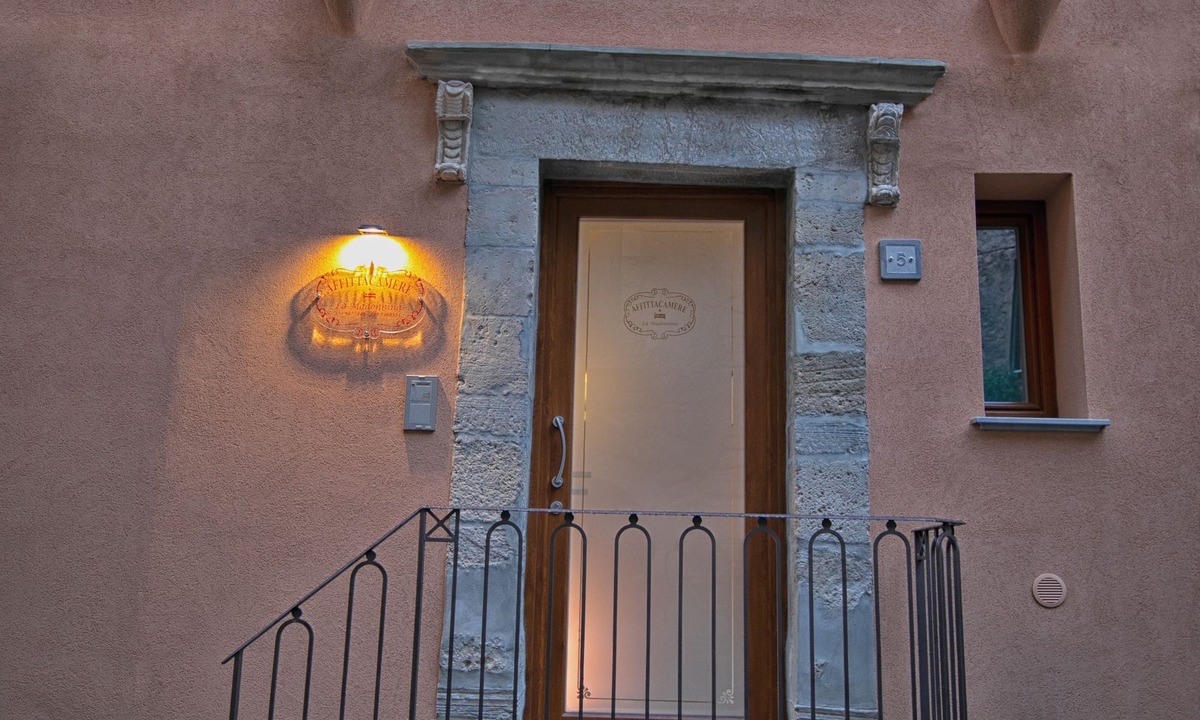 Nicosia House | Affittacamere La Madonnina
