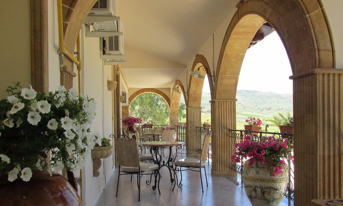 Agrigento Hotel | Agriturismo Reggia Saracena