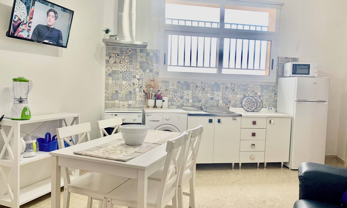 Balestrate Apartment | Alexander's Window to the Sea p.terra