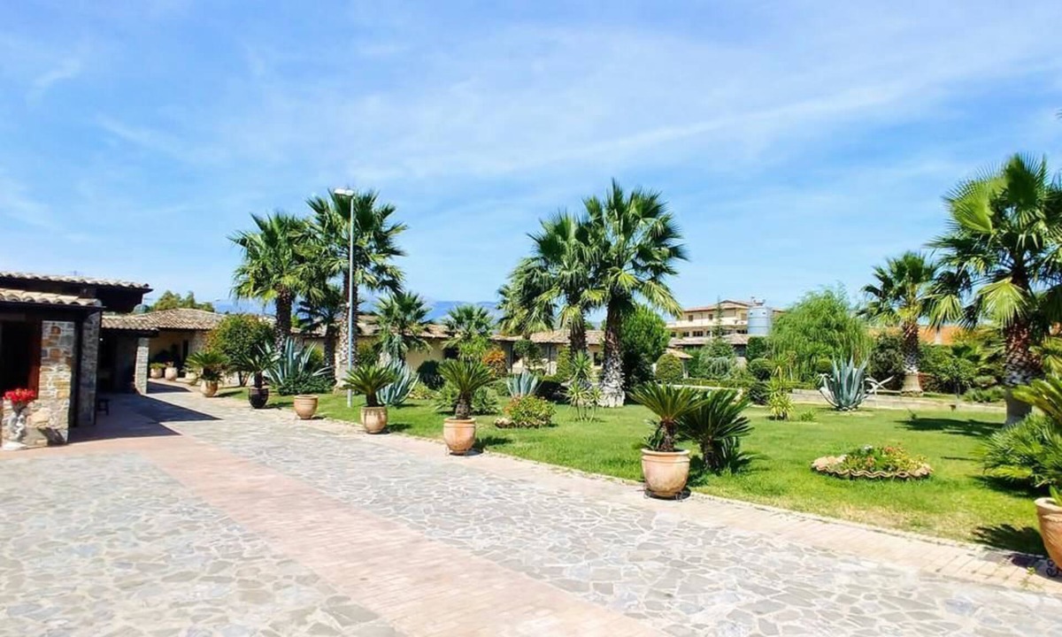 Spezzano Albanese Hotel | Amarcord