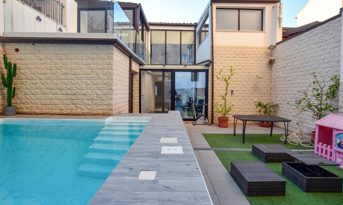 Cibali House | Amazing home in Catania with private swimming pool, can be inside or outside