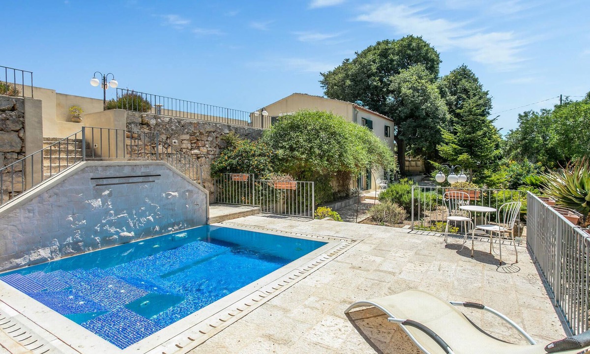 Ragusa House | Amazing home in Ragusa with indoor swimming pool