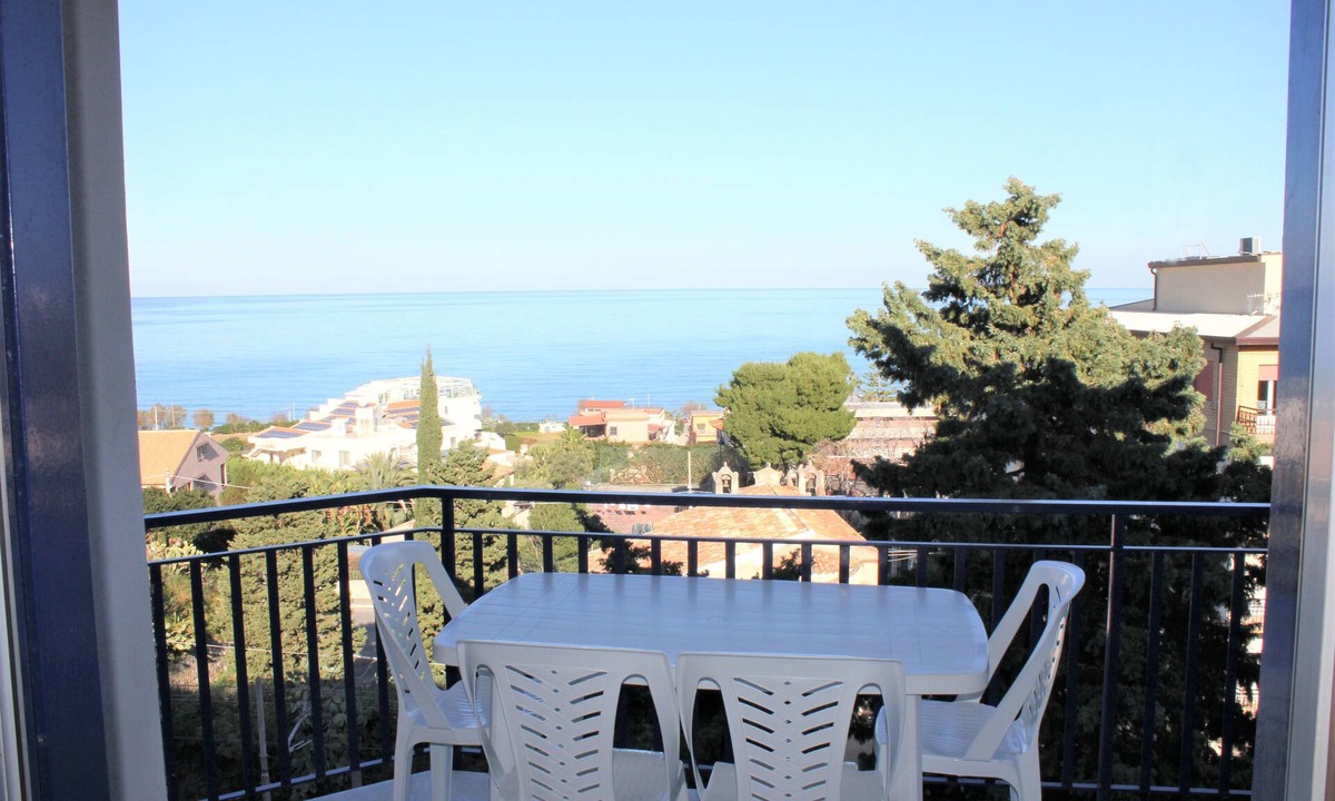 Cefalu Apartment | APARTMENT-2 NEAR THE SEA-PRIVATE PARKING-PANORAMIC VIEW
