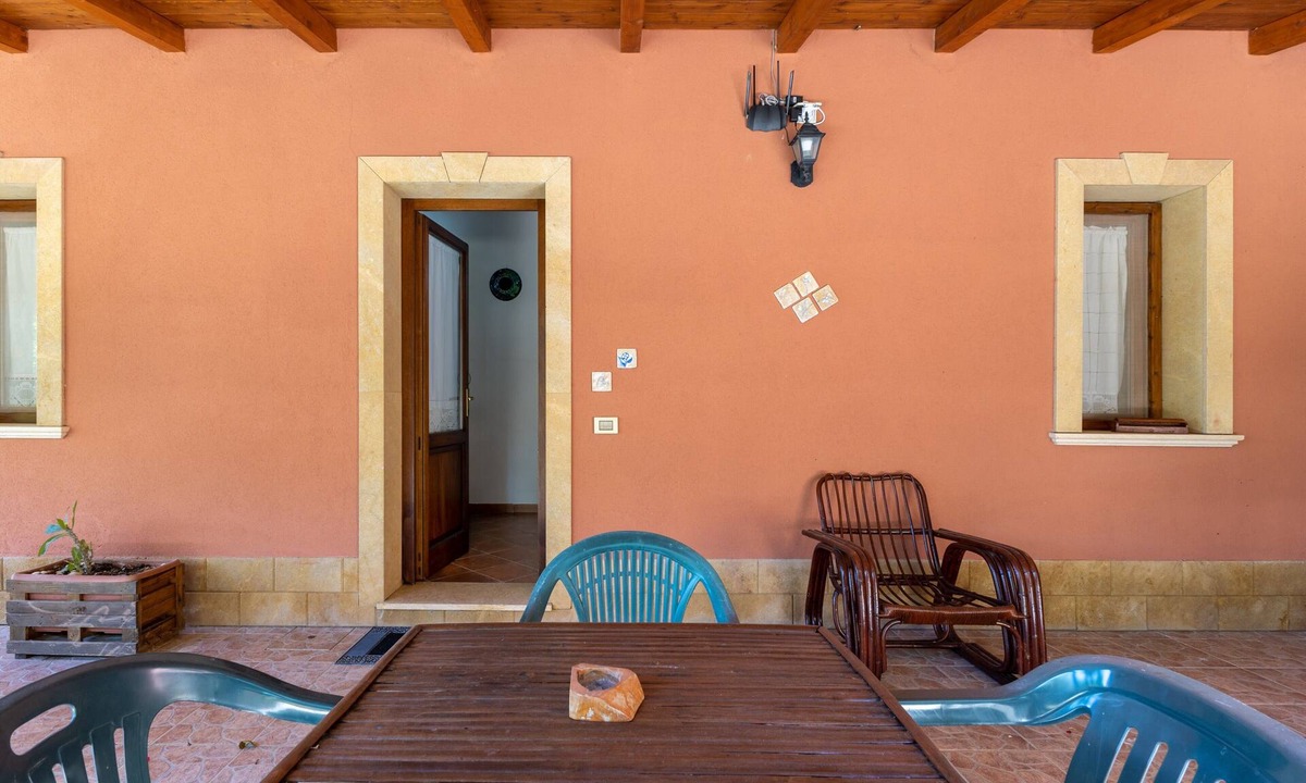 Menfi Apartment | Apartment 'Beta' with Shared Terrace, Wi-Fi and Air Conditioning