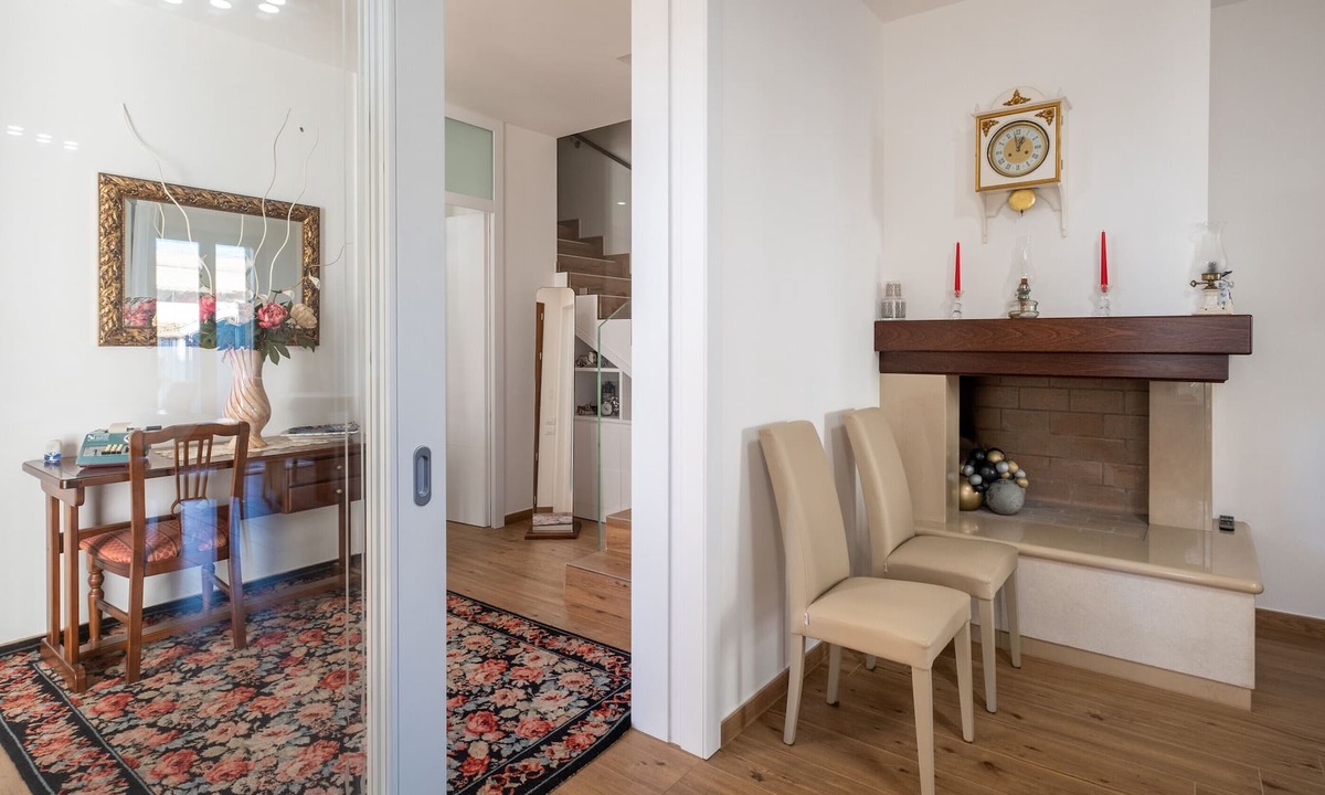 Giuggianello Apartment | Apartment "Bianco Le Murise" with Private Terrace, Wi-Fi & Air Conditioning
