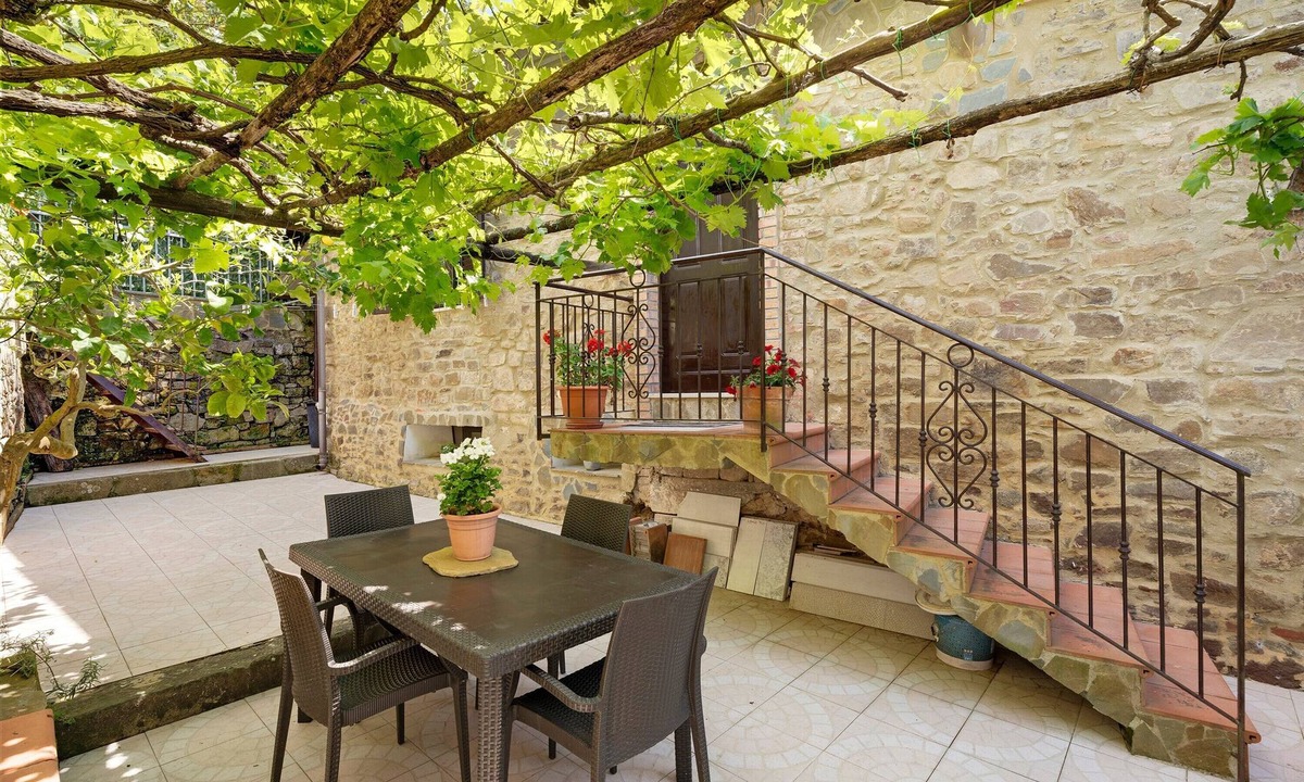 Laureana Cilento Apartment | Apartment 'Borgo San Martino 1' with Mountain View, Balcony & Wi-Fi