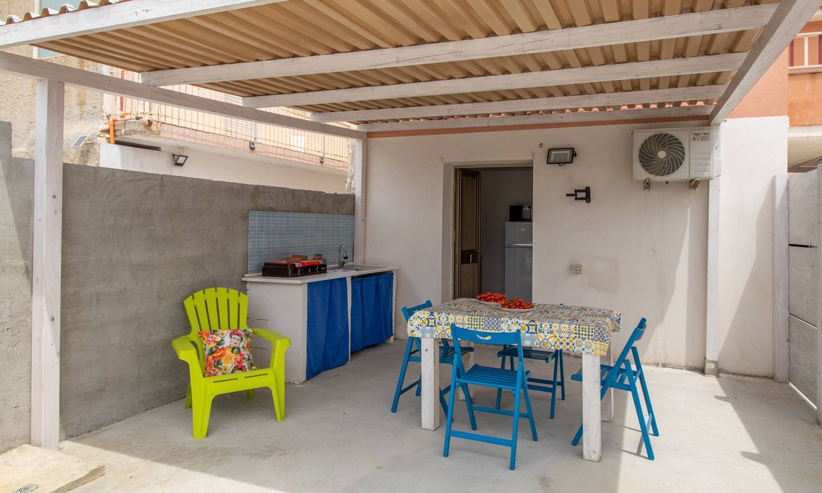 Granelli Apartment | Apartment 'Brezza Marina In Oasi Del Mare' with Sea View and Wi-Fi