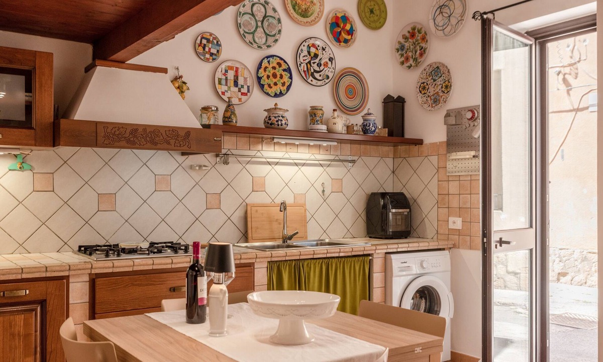 Montallegro Apartment | Apartment 'Cantina' with Wi-Fi and Air Conditioning