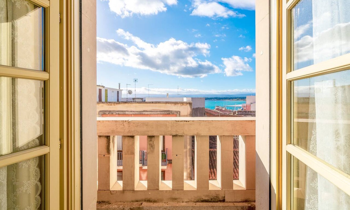 Ortigia Apartment | Apartment "Casa di Alice" with Sea View, Balcony and Wi-Fi