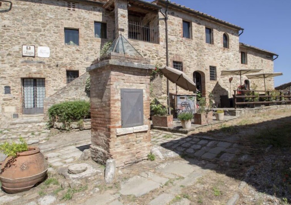 Rosennano Apartment | Apartment Casale Rosennano in San Gusmé - 4 persons, 2 bedrooms