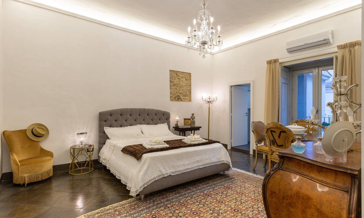 Ragusa Apartment | Apartment 'D'Incanto' with Balcony, Wi-Fi and Air Conditioning