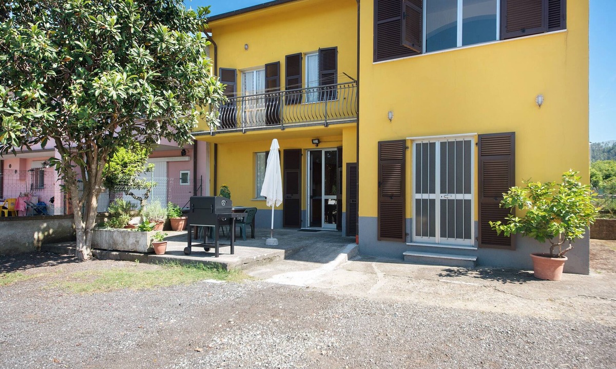Brugnato Apartment | Apartment 'Da Dri´' with Private Terrace, Private Garden and Balcony