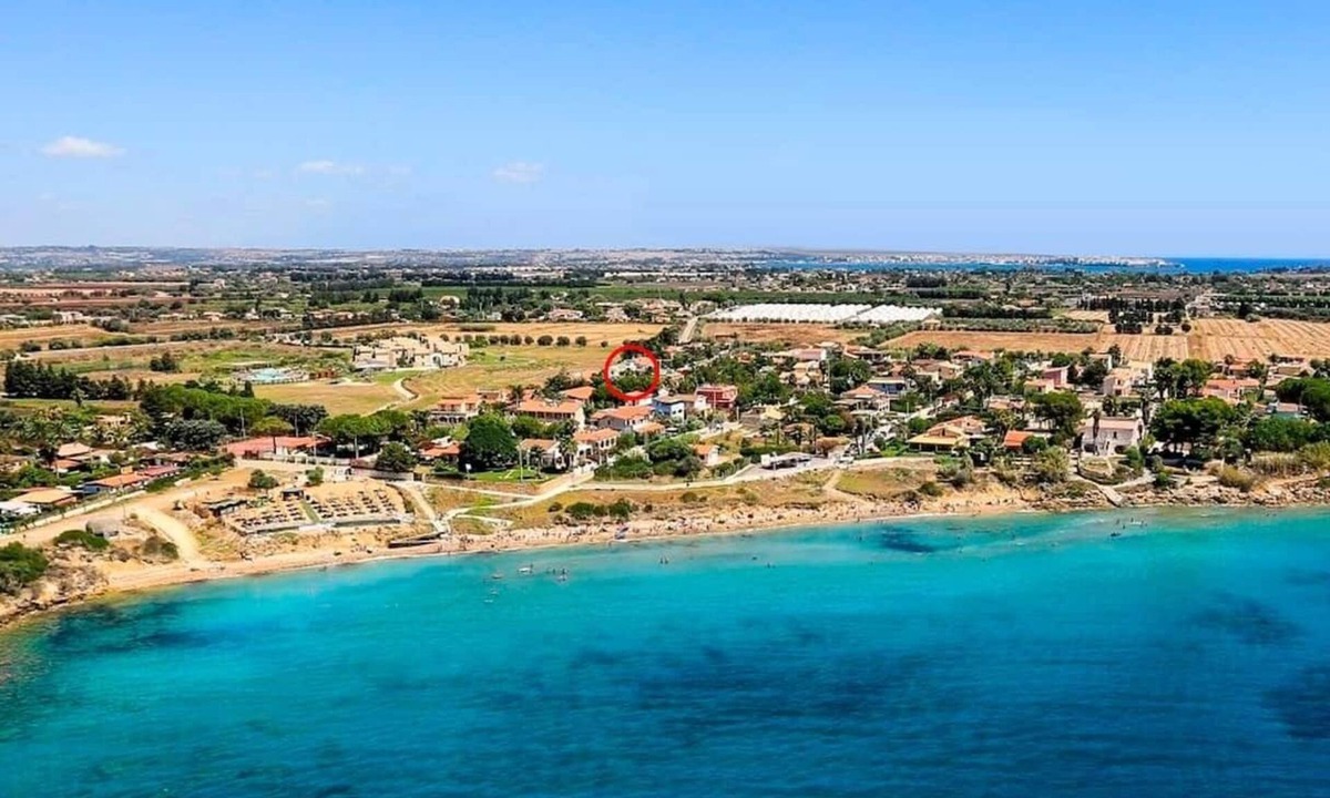 Punta Milocca Apartment | Apartment in villa 130 meters from the sea