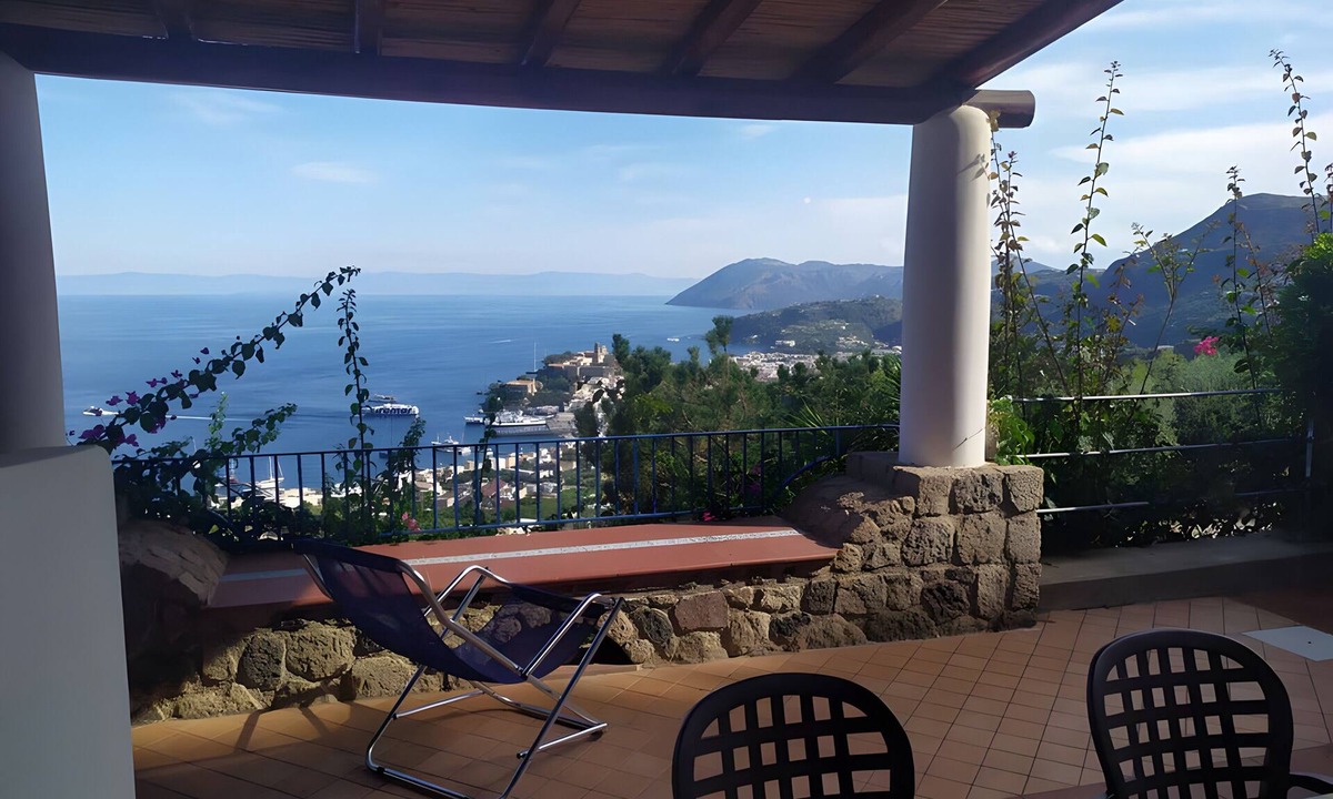 Lipari Apartment | Apartment in Villa "Panarea" with Sea View, Wi-Fi and Air Conditioning