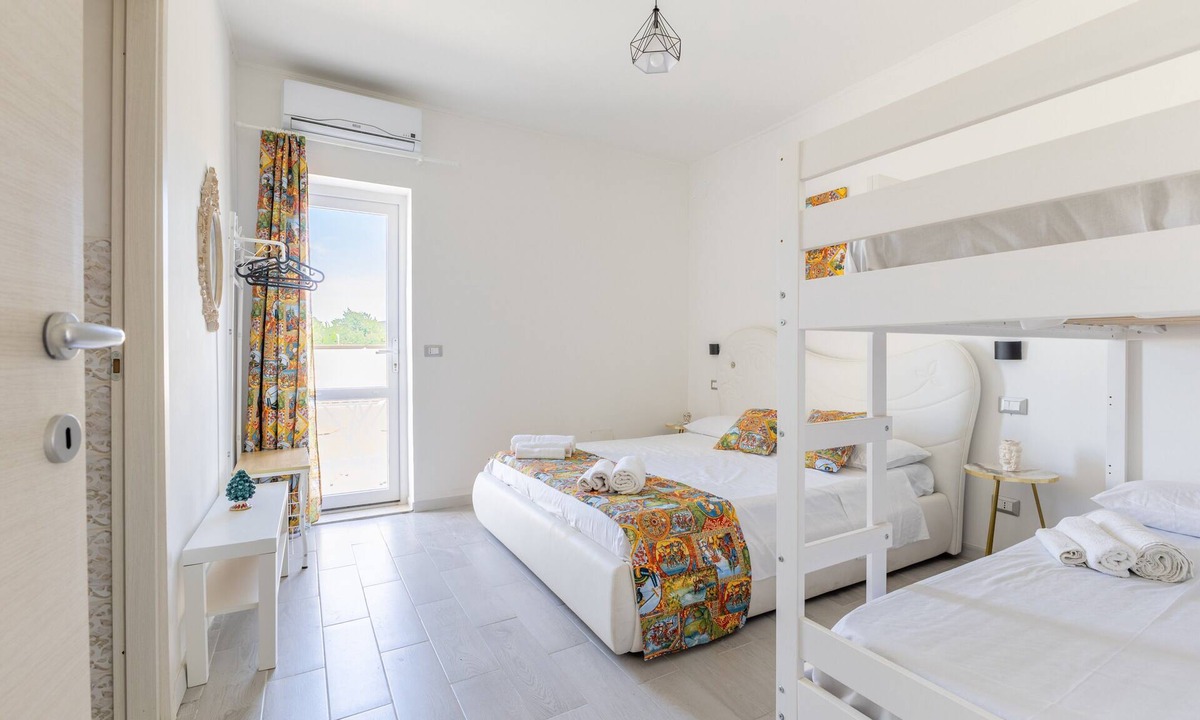 Granelli Apartment | Apartment "Luna Rossa" with Private Terrace & Wi-Fi