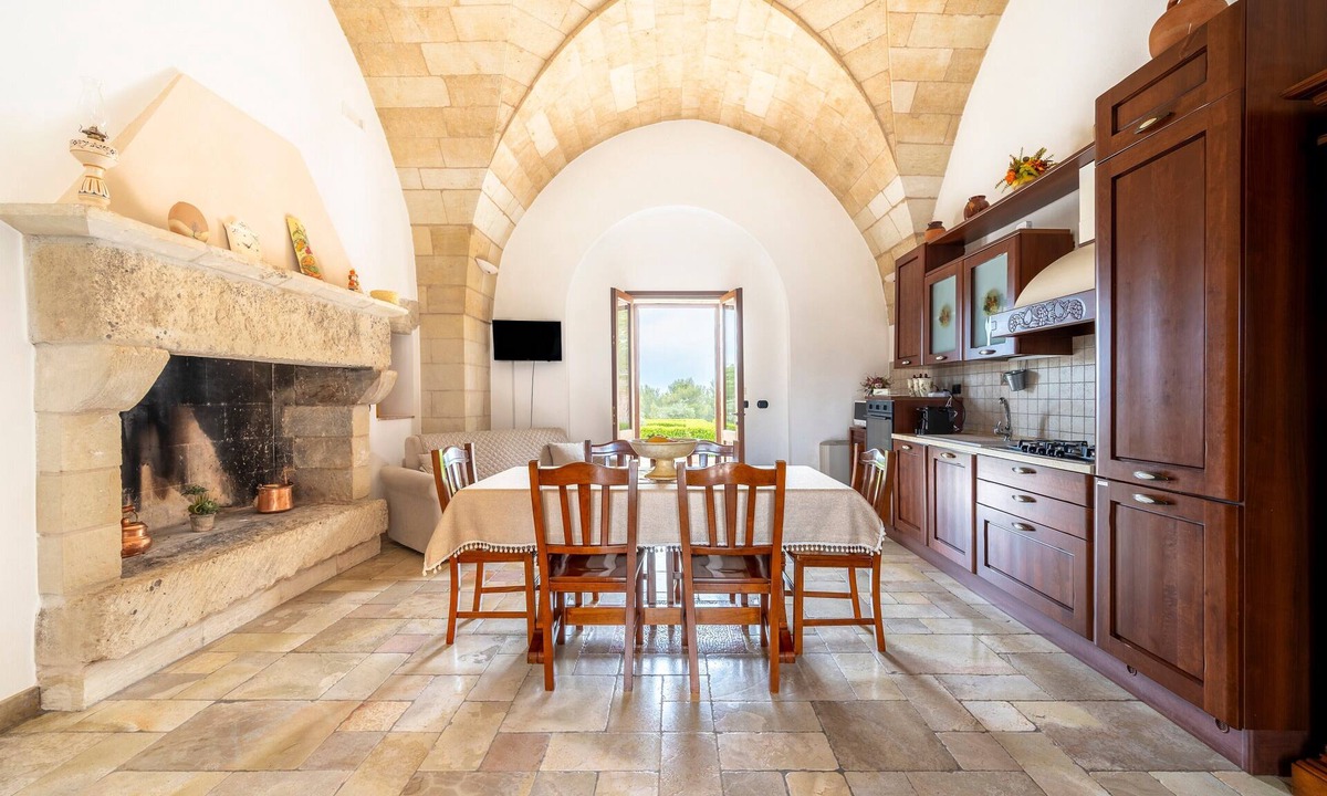 Bagnolo del Salento Apartment | Apartment 'Masseria Giancola - La Corte' with Private Terrace, Wi-Fi and Air Conditioning