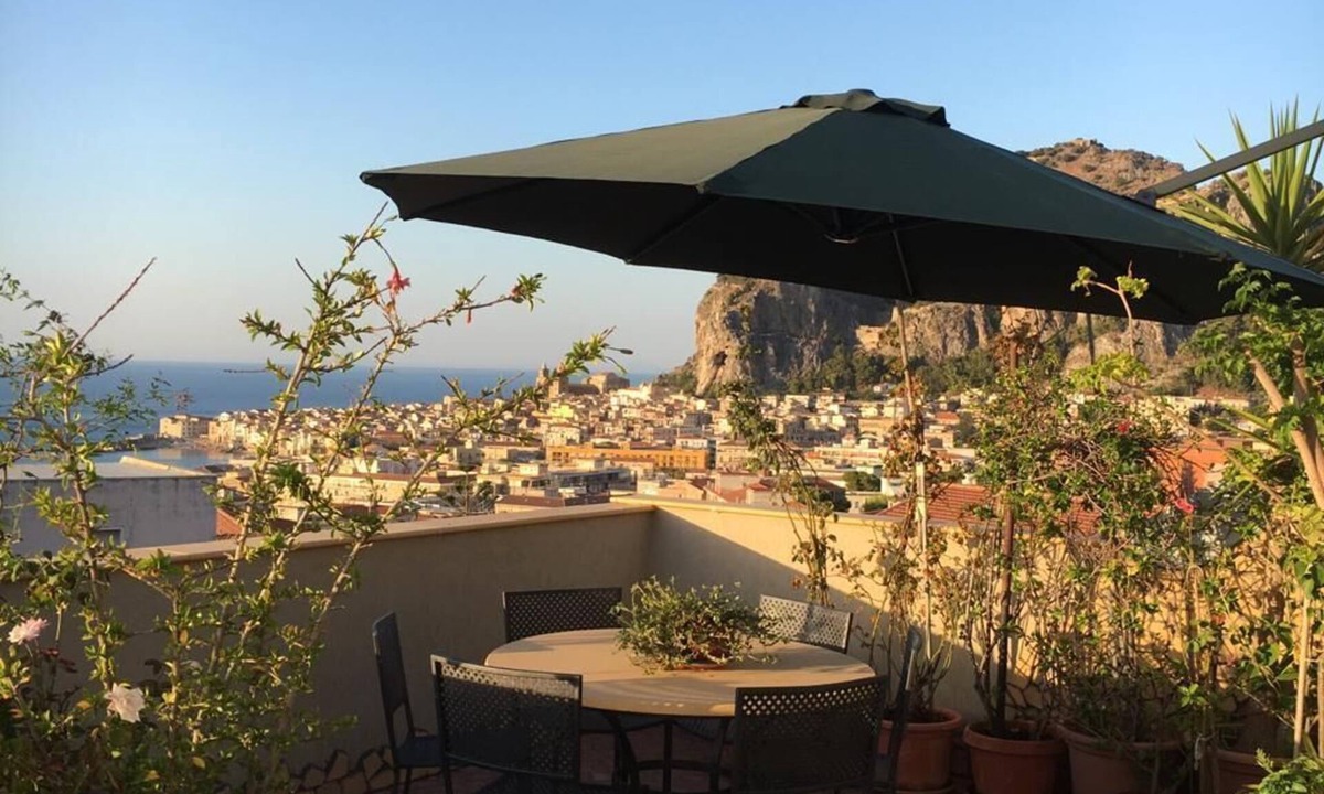 Cefalu Apartment | Apartment of 2 bedrooms, 2 bathrooms, living room, kitchen terrace CIR 19082027C218115