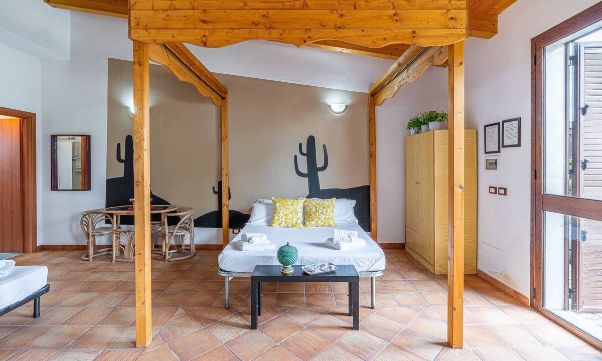 Arenella Apartment | Apartment 'Pathos Retreat Limone' with Shared Pool, Wi-Fi and Air Conditioning