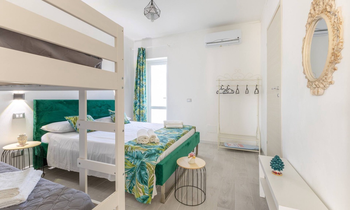 Granelli Apartment | Apartment "Savana Gialla" with Private Terrace & Wi-Fi