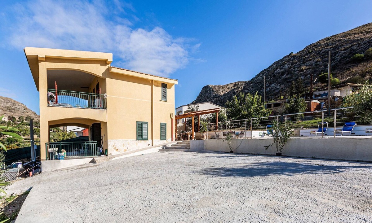Realmonte Villa | Apartment, Sicily with Terrace