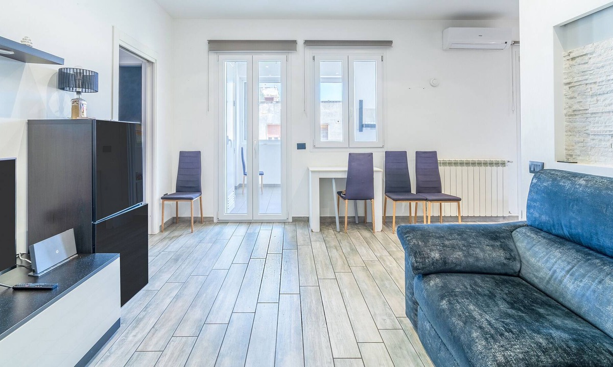 Tiche Apartment | Apartment 'Syria Luxury Apartment' with Private Terrace, Wi-Fi and Air Conditioning