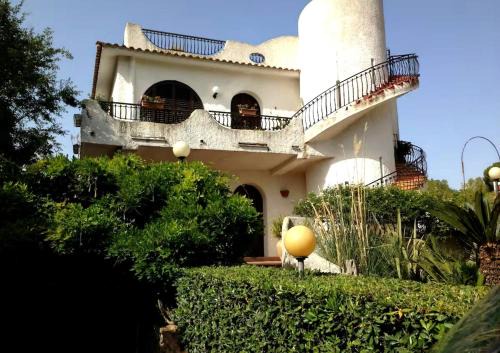 Costa Saracena-Castelluccio Apartment | Appartamento con terrazzo vicino al mare a Castelluccio