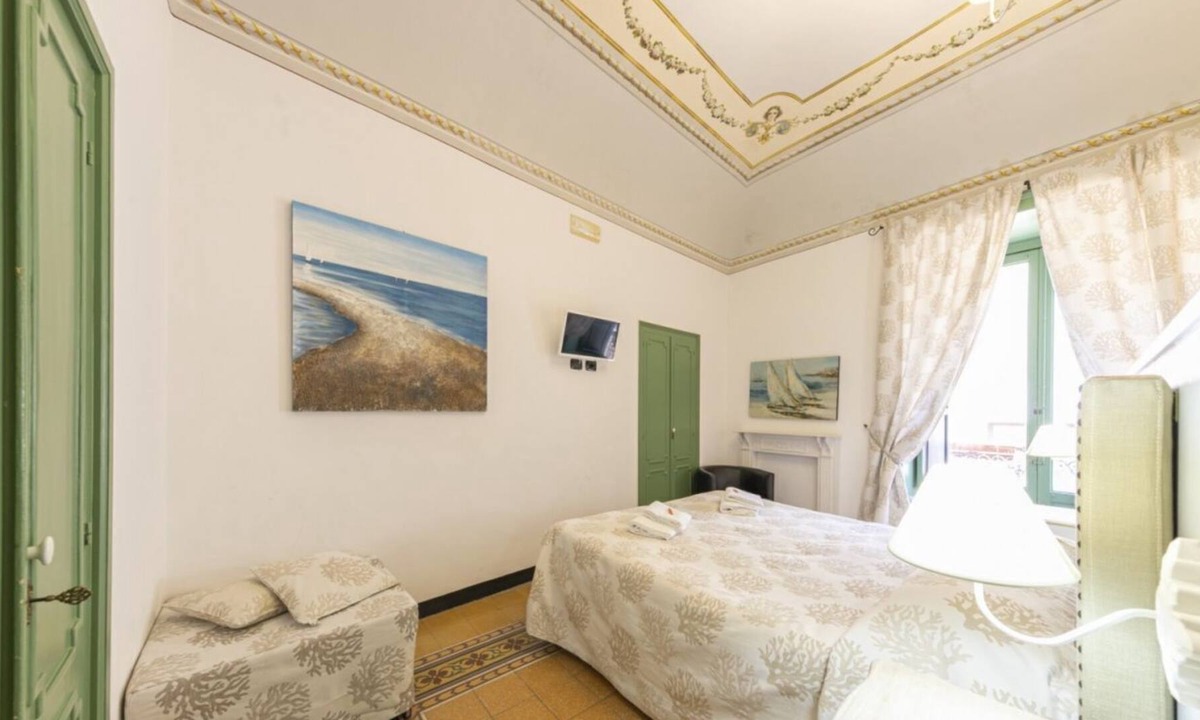 Old Town Bed & Breakfast | Astrea, fine room in Palazzo Villelmi