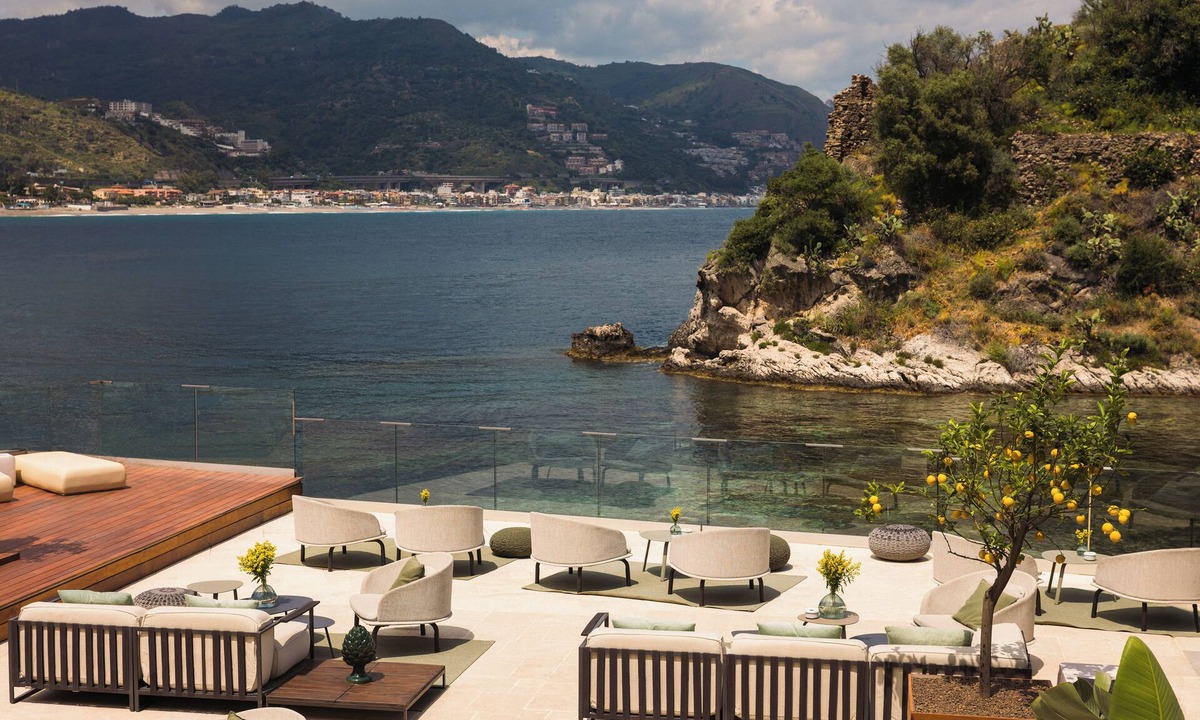 Mazzaro Hotel | Atlantis Bay - The Leading Hotel of the World