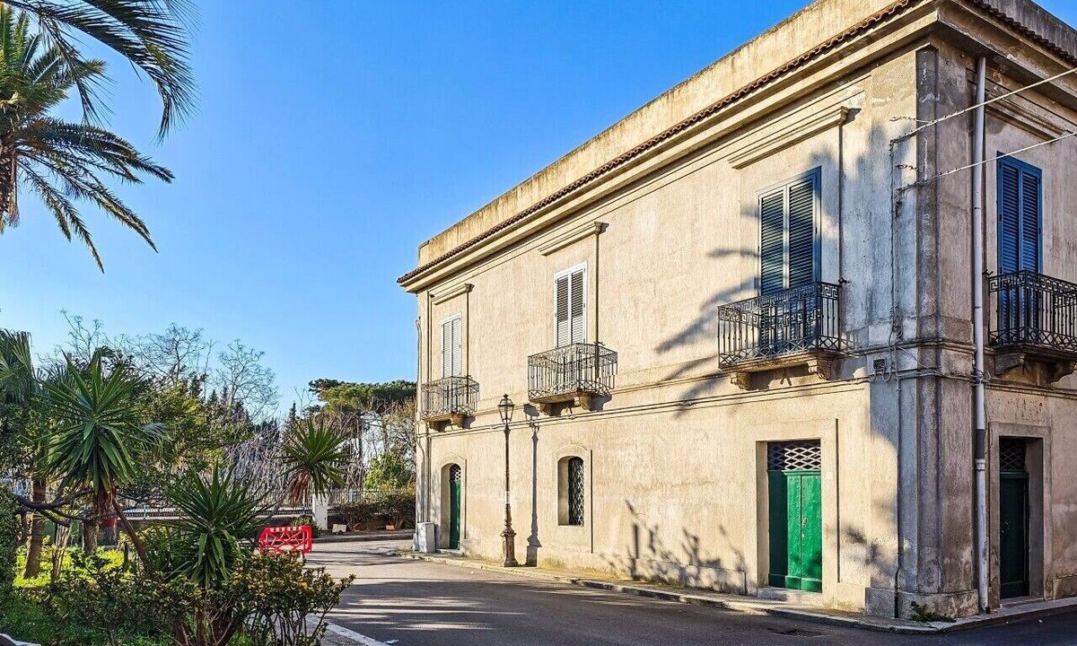 Siderno Marina House | Aunt Maria - Just a short walk from the sea