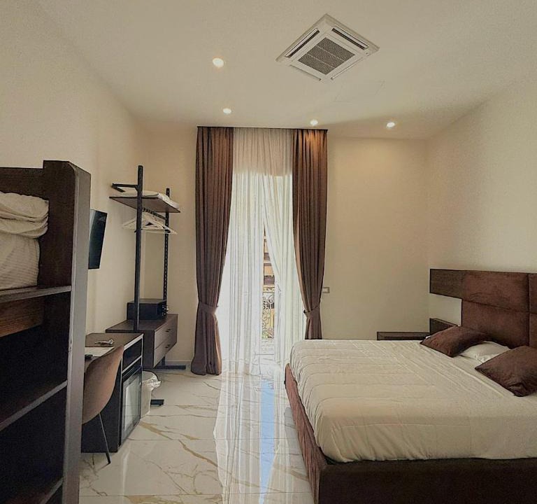 Naples City Centre Hotel | AuRoom