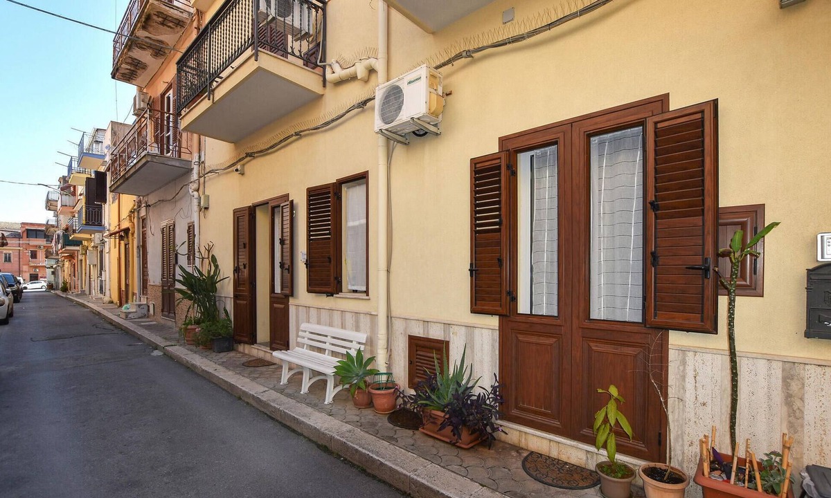 Capaci House | Awesome home in Capaci with WiFi