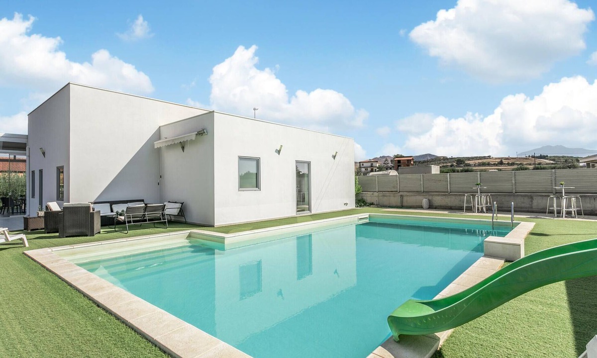 Catenanuova House | Awesome home in Catenanuova