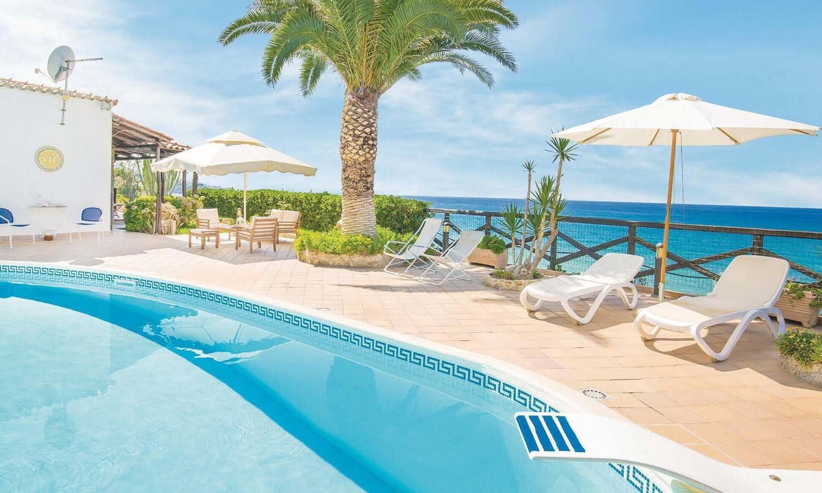Costa dei Monaci House | Awesome home in Parghelia VV