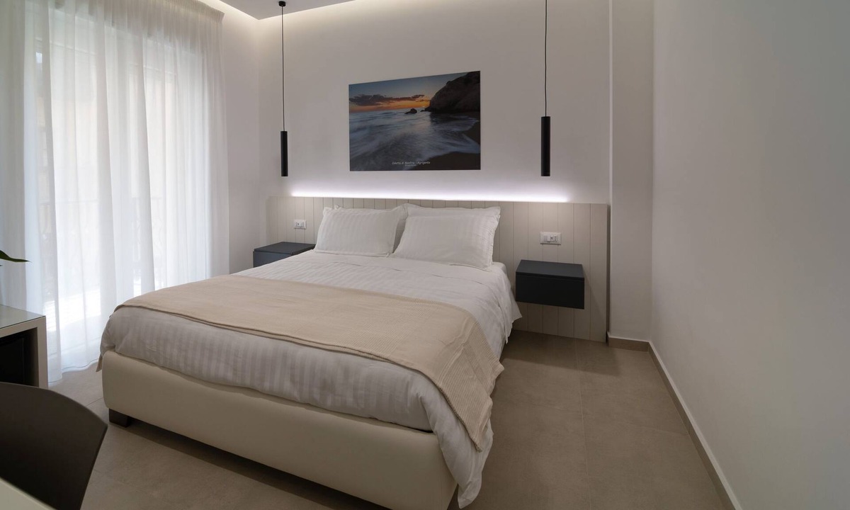Caltanissetta Apartment | B&B Cariddi Rooms with spacious 3 bedroom apartment in Caltanissetta