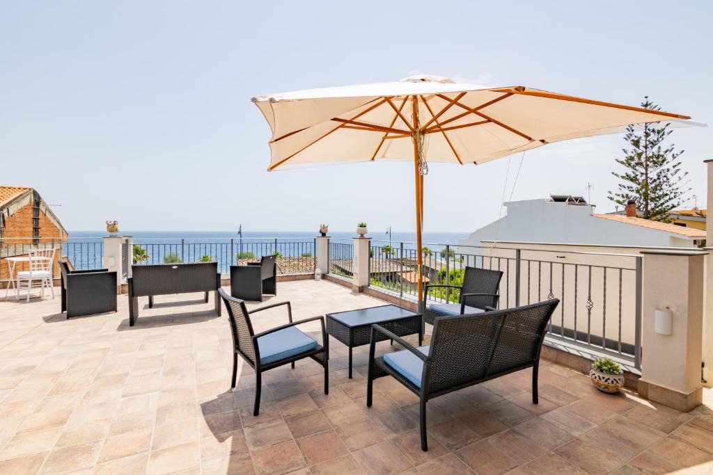 Nizza di Sicilia Bed & Breakfast | B&B Ottocento Sul Mare