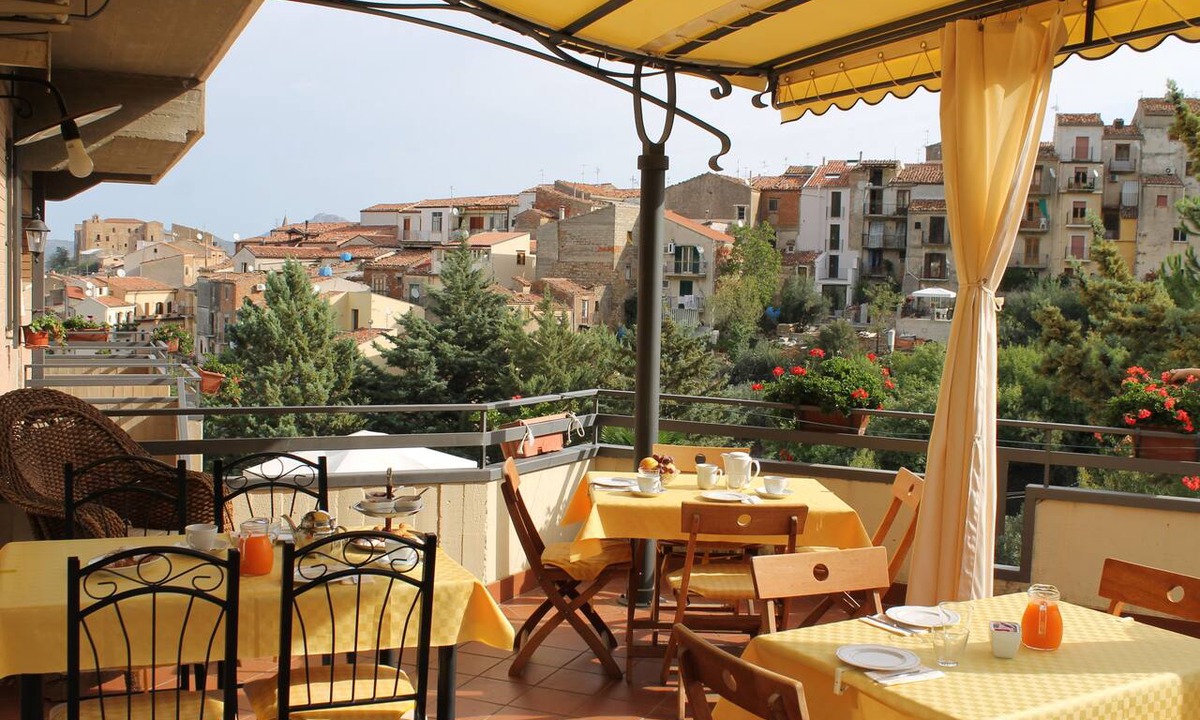 Castelbuono Bed & Breakfast | B&B Villa Letizia
