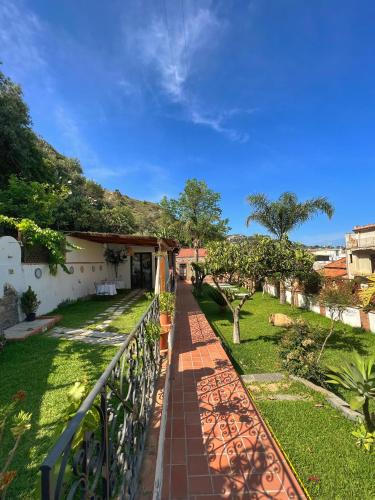 Giardini Naxos Bed & Breakfast | B&B Villa Vittoria