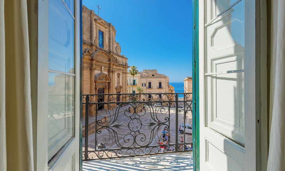 Sciacca Historic Centre Apartment | Bacio del Sole by Biddizzi Rari - Prestigious Historic Residence near the Duomo