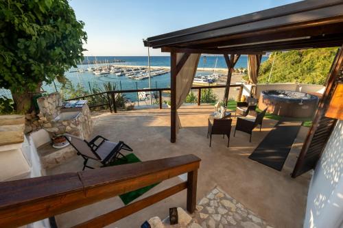 Balestrate Villa | Baia Marina Suite with private jacuzzi