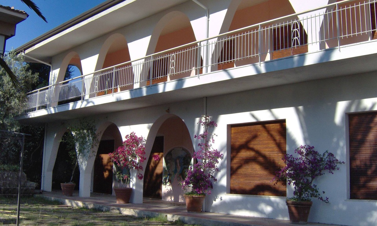 Copanello Villa | Beautiful and elegant Mediterranean-style villa,
