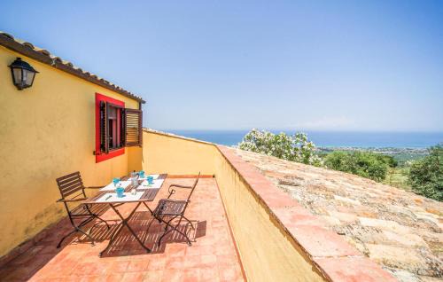 Collesano Apartment | Beautiful Apartment In Collesano Pa With Wifi