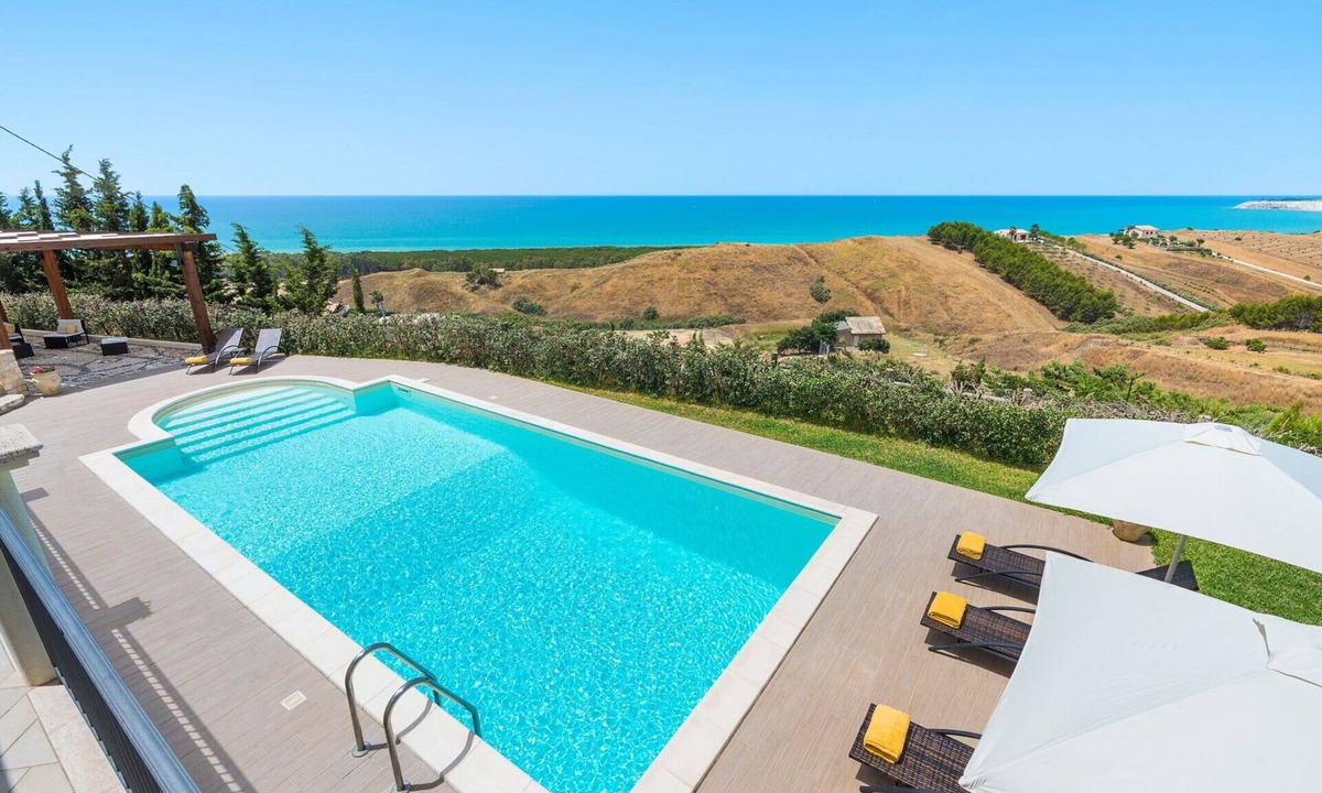 Montallegro Villa | Beautiful private villa for 6 guests with WIFI, private pool, A/C and terrace