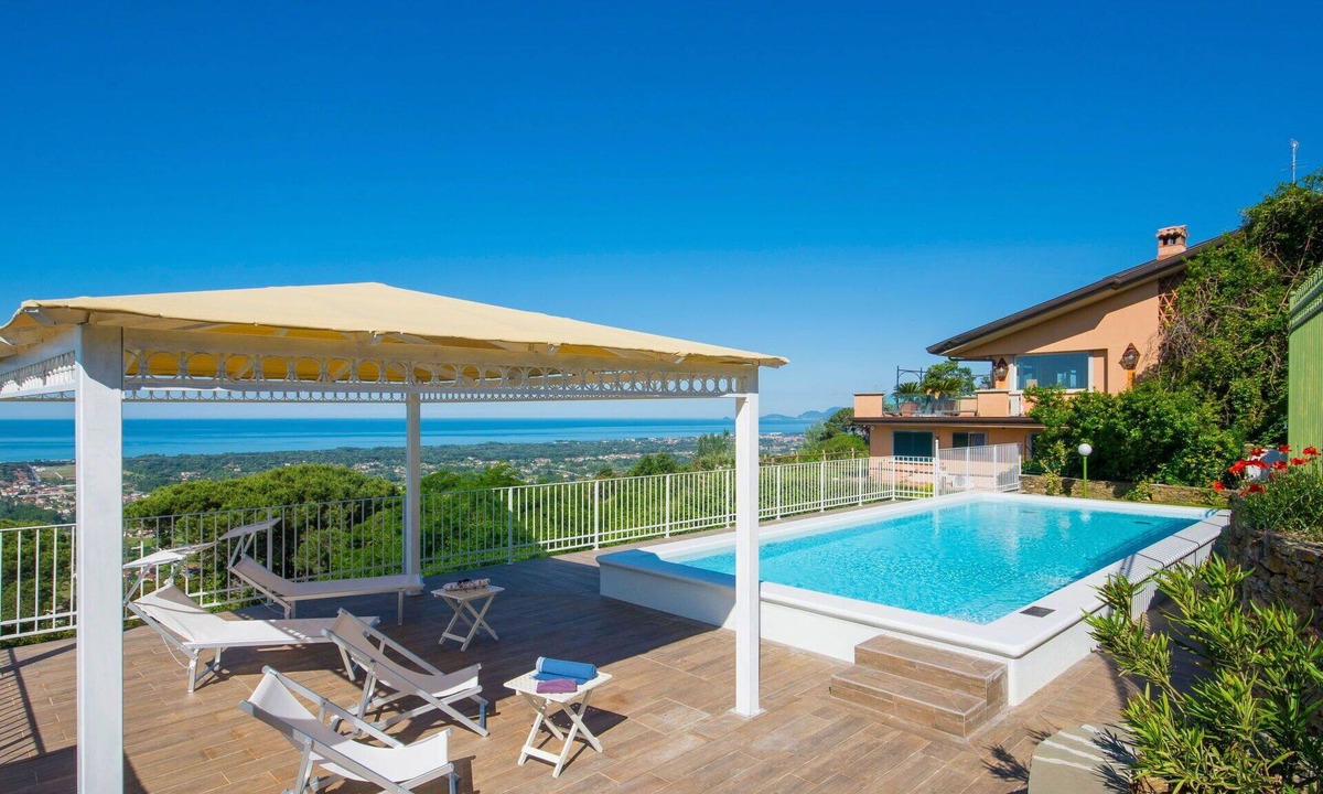 Montignoso Villa | Beautiful private villa for 12 guests with A/C, WIFI, private pool, TV, patio and pets allowed